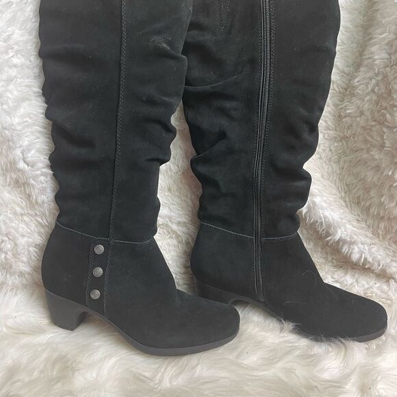 Cliffs by White Mountain Averie Black leather Suede knee high boots Size 9M. - Picture 4 of 13